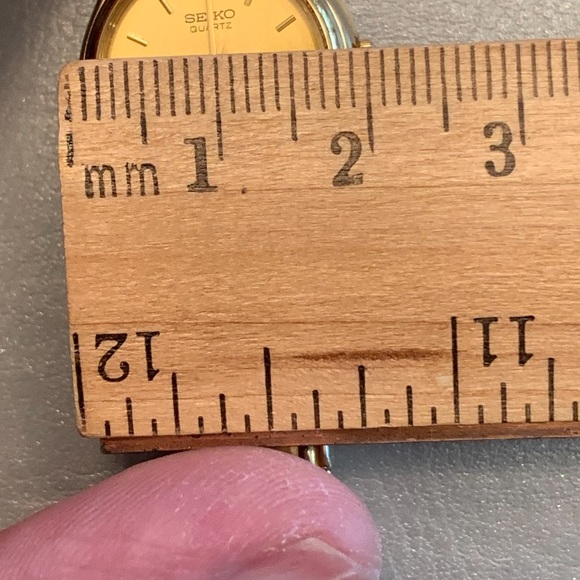 Seiko Nice Small Gold Color Round Dress Watch - Picture 8 of 8